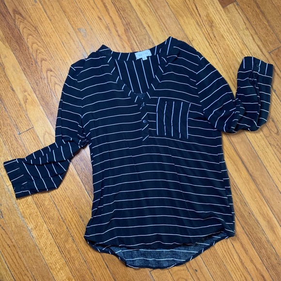 Formal Black and White blouse - Picture 2 of 2